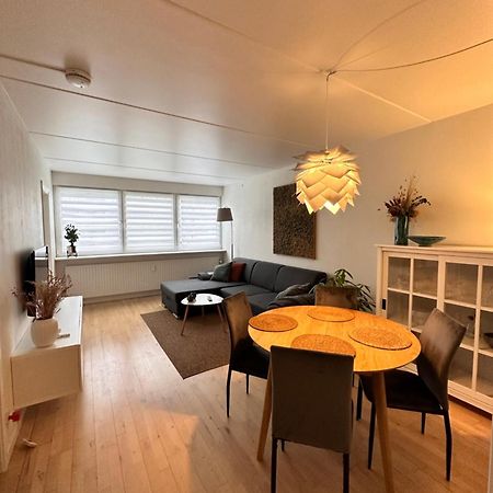 Privat One Bedroom Apartment With Free Parking Odense Eksteriør billede